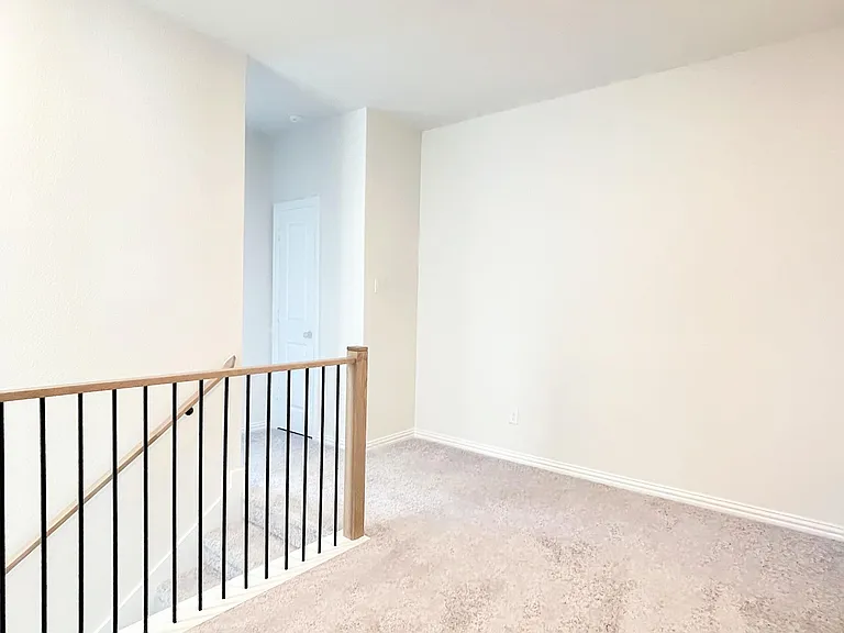 1028 Emil Pl — Photo 8