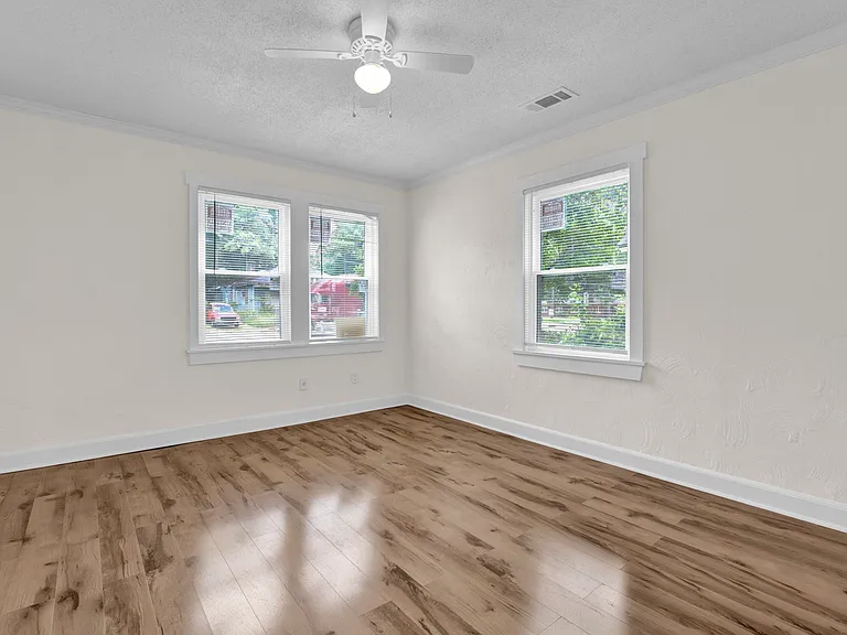 759 E Mallory Ave — Photo 16