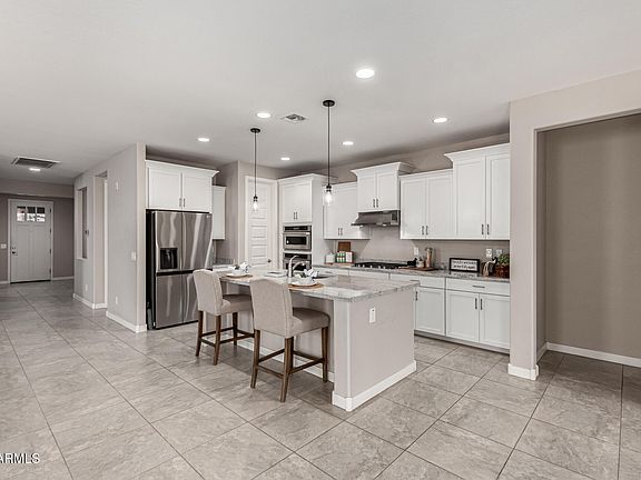 5th image of 2707 N Acacia Way