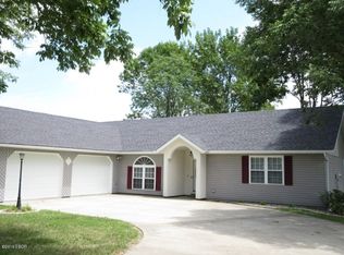 3016 Hickory Ridge Dr, Herrin, IL 62948