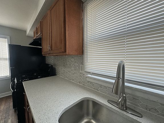 3rd image of 780 Martin Luther King Dr