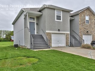 884 S Woodson Ct, Gardner, KS 66030