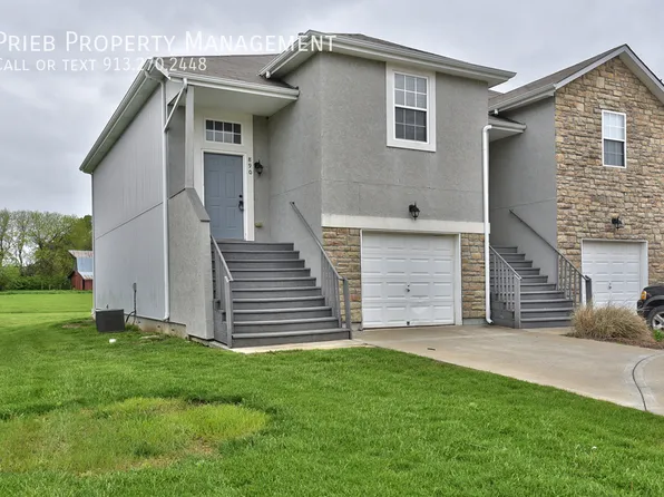 900 S Woodson Ct, Gardner, KS 66030