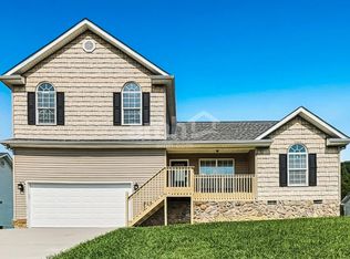 123 Flagstone Way Dr, Clinton, TN 37716