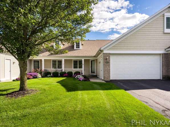 8870 N Peninsula Ct #12, Zeeland, MI 49464