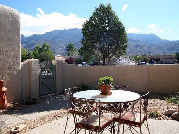 4th image of 2775 Wolfberry Pl NE