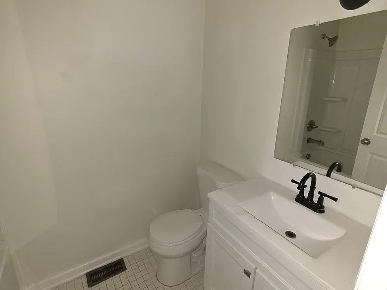6201 California Ave — Photo 10