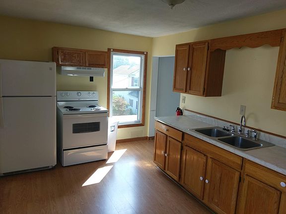 5th image of 147 W Mechanic St #2