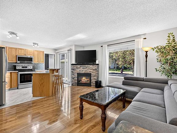 5th image of 5105 Valleyview Park SE #105