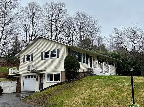 21 Woodland Dr, Barre, VT 05641