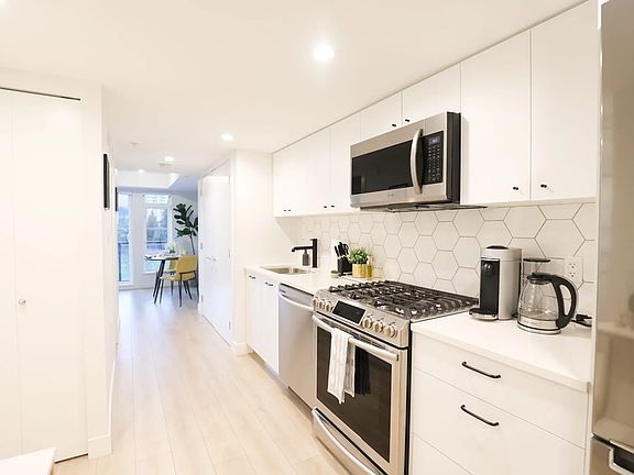 3rd image of 1519 Crown St #7