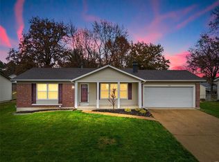 948 Millwood Dr, Saint Peters, MO