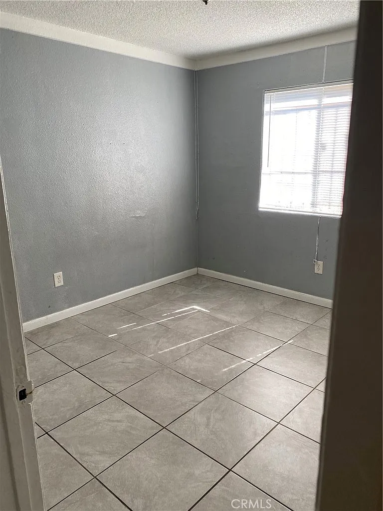 2 bed, 700 sqft, $1,650 — Photo 3