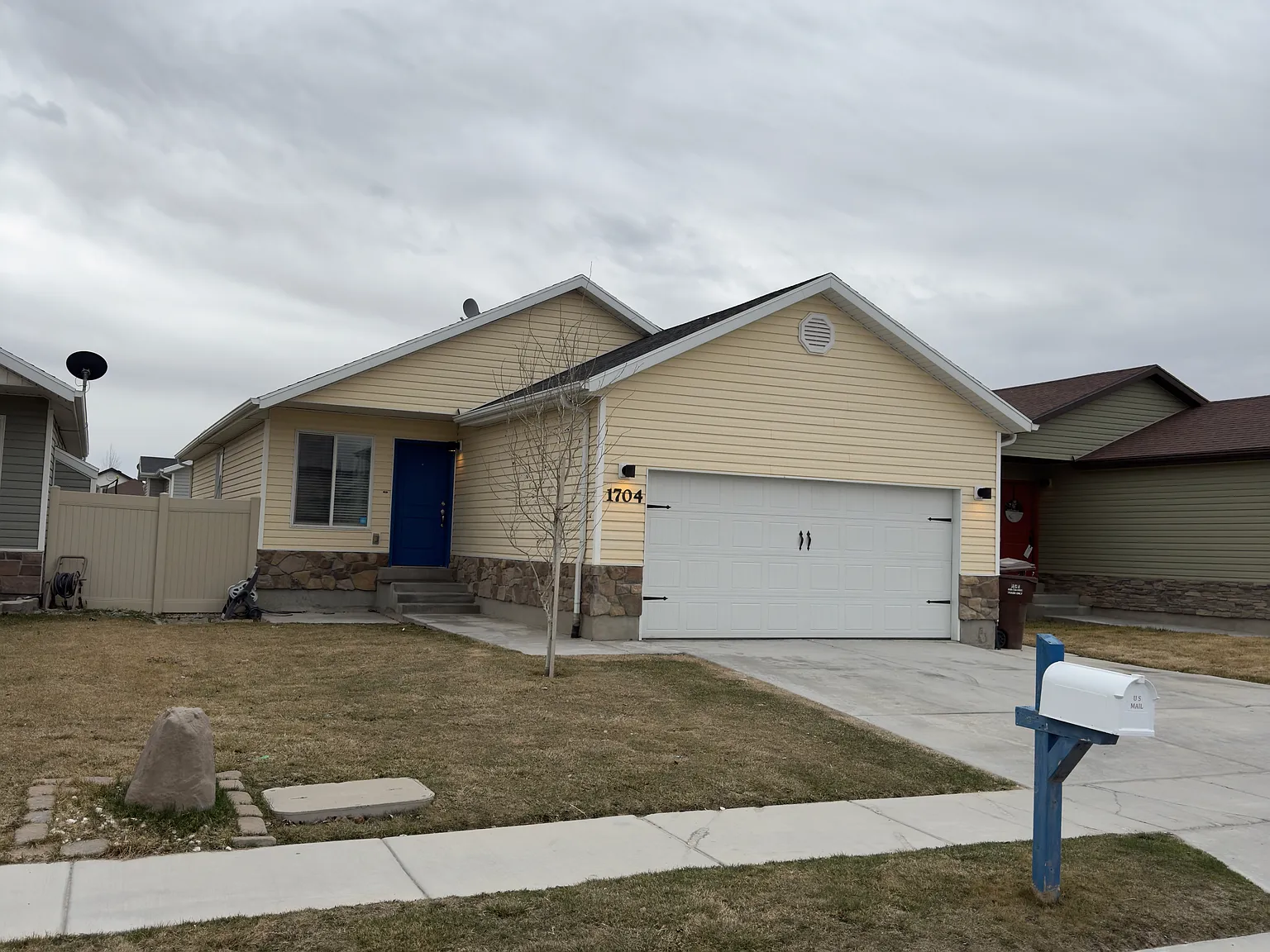 1704 E Tumwater Ln — Photo 3