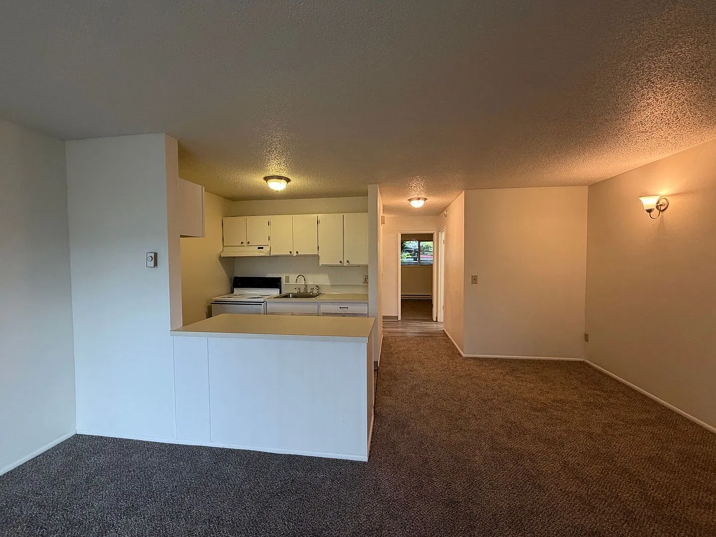 JC0679 - Barbur Place Apartments — Photo 3