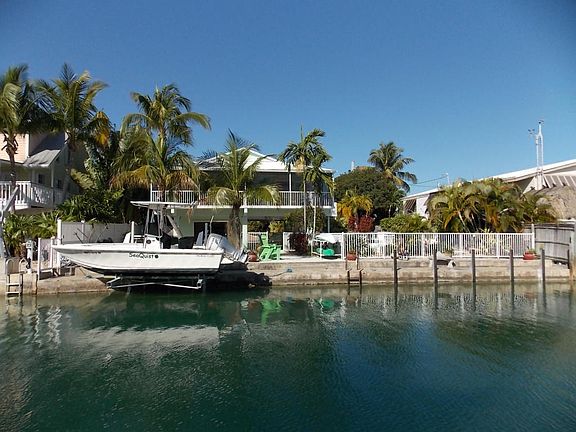 3rd image of 949 Bay Dr