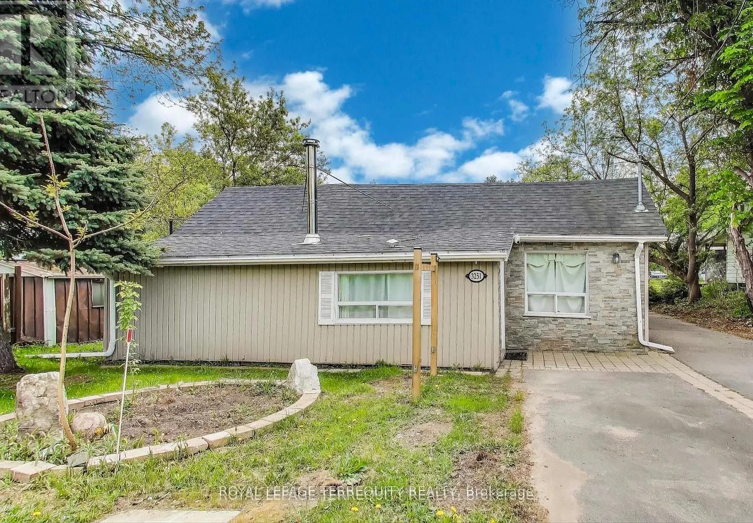 3 bed, $2,500 — Photo 2