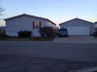 409 Autumn Oaks Rd, Chenoa, IL 61726