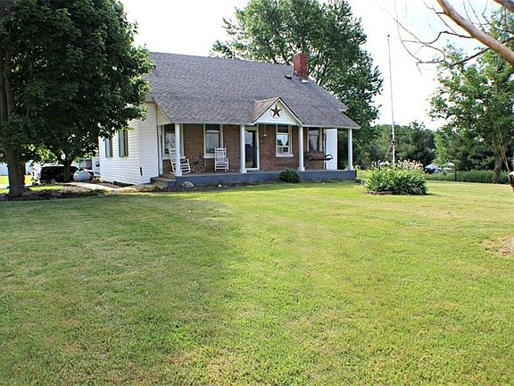 3rd image of 754 S County Road 325 W