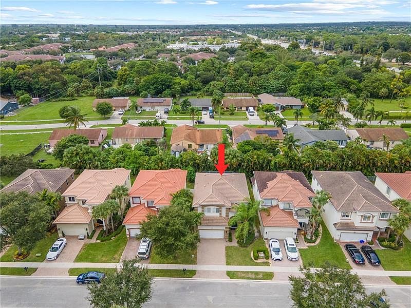 1st image of 7095 Ivy Crossing Ln