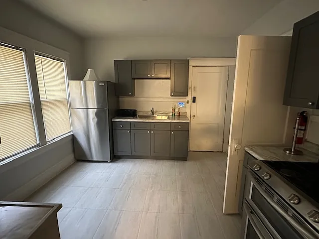 666 E 92nd St #2 — Photo 5