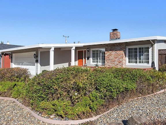 3rd image of 2981 Crestmoor Dr