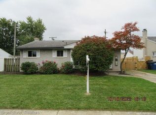 31239 Merritt Dr, Westland, MI 48185