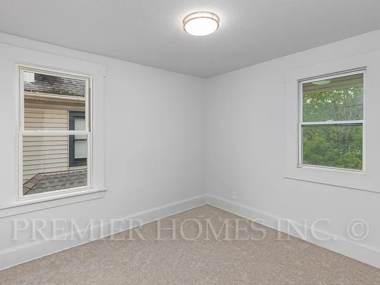 2613 4th St NW — Photo 16