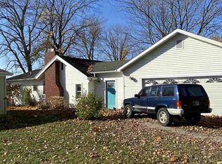 1938 S 4th St, Albion, IN 46701