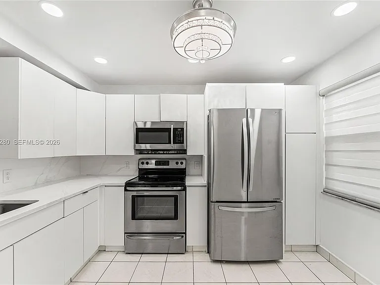 4301 Martinique Cir #H2 — Photo 17