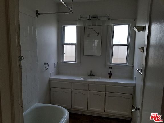 3rd image of 2623 W 78th Pl