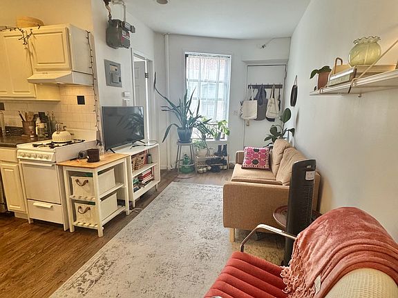3rd image of 338 E 65th St APT 24