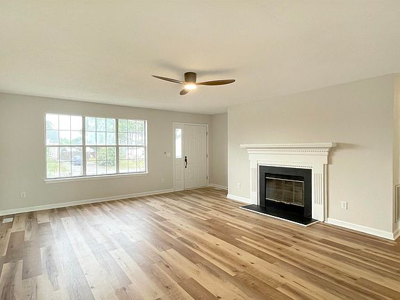 3rd image of 409 Coops Ct