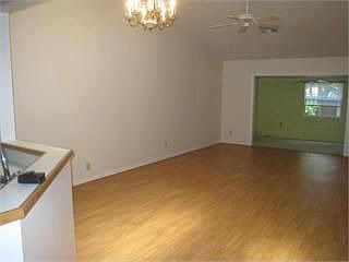 4th image of 1847 Sixty Oaks Ln