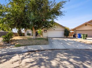 1401 N Nichols Ave, Dinuba, CA