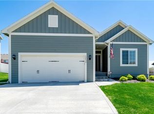12430 Live Oak Cir, Peculiar, MO 64078