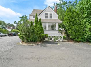3 Putnam Ct, Greenwich, CT 06830