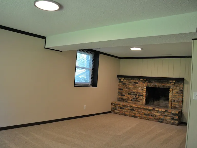 1620 Olive Ln N — Photo 11