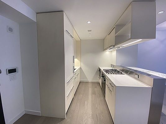 4th image of 252 South St #8F