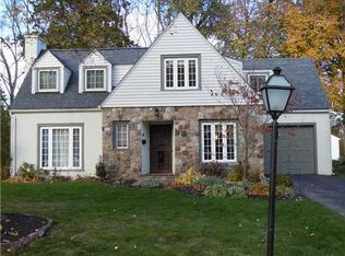 34 Ridgeview Dr, East Rochester, NY 14445