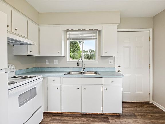 2nd image of 210 Morrill St #Cbf5b6422
