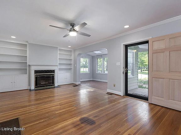 4th image of 3939 Elfin Ave
