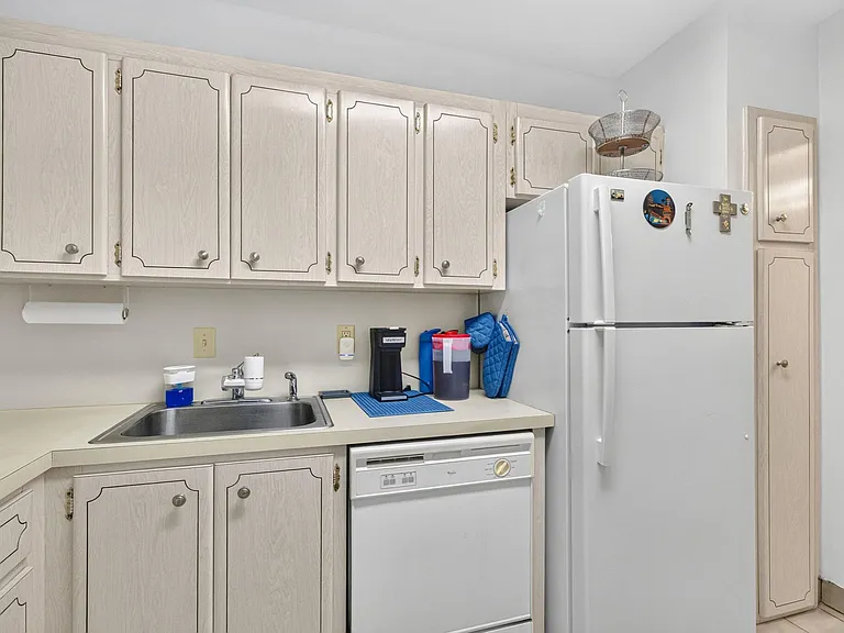 400 S Cypress Rd #427 — Photo 10