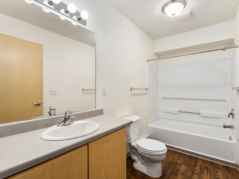 Barrington Place Apartments — Photo 21