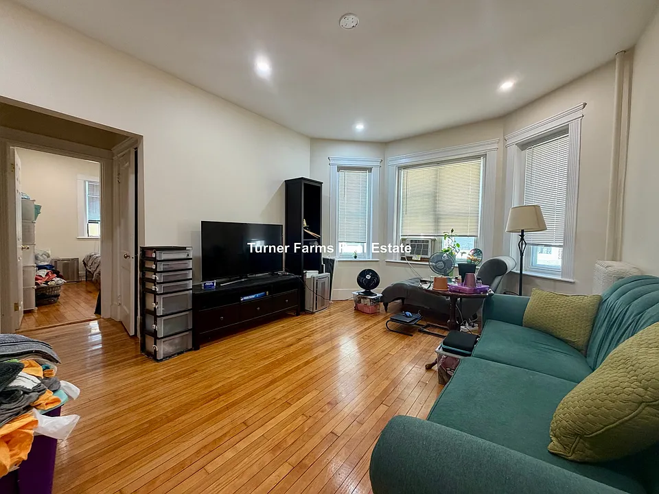 215 Harvard Ave #7R