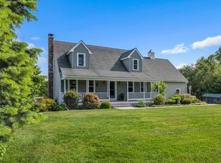 94 Hartford Ave W, Mendon, MA 01756