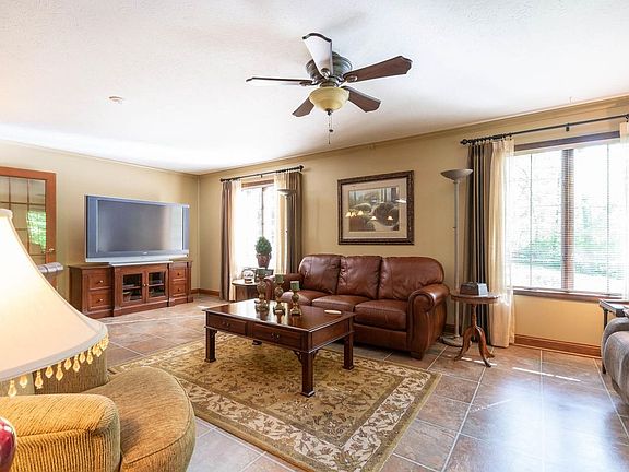 5th image of 4220 N Truesdel Dr