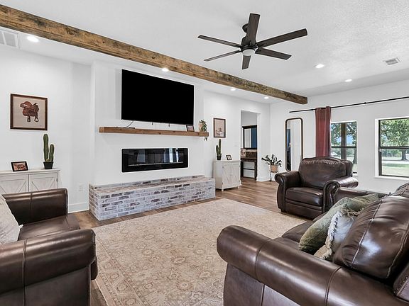 4th image of 133 Prairie Ln