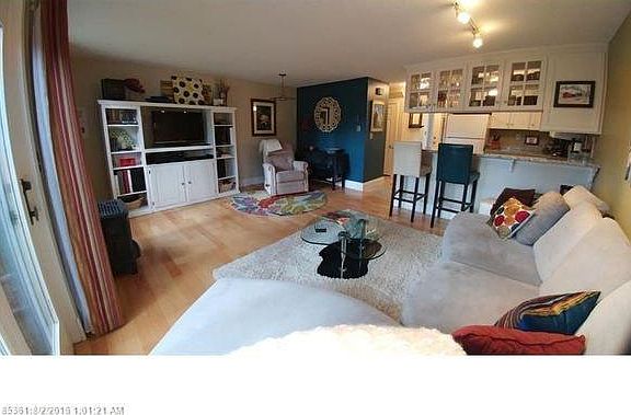 Living room/dining room