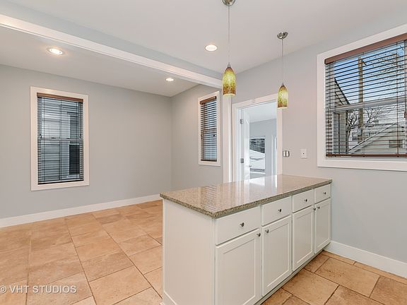 4th image of 3320 W Warner Ave